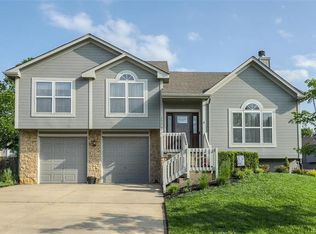 2024 SW British Dr, Lees Summit, MO 64081