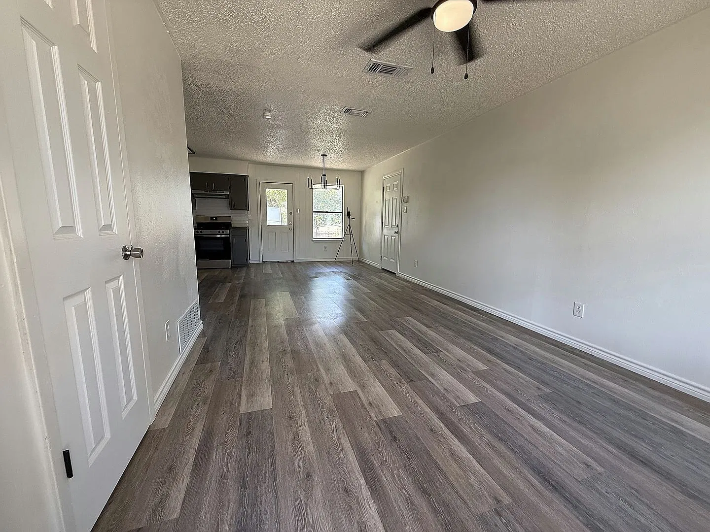 Remodeled 3-bedroom, 2-bath home in Copperas Cove with a 2-car garage — Photo 3
