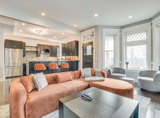 2033 W Washington Blvd #ID1306414P, Chicago, IL 60612