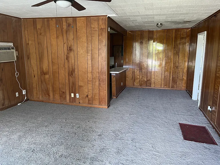 2309 8th Ave — Photo 2