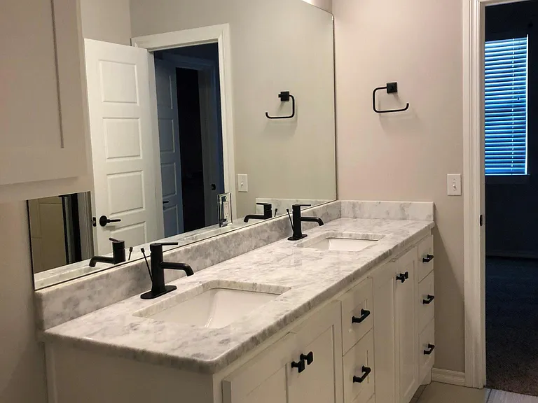 2404 Thornberry Ln — Photo 10