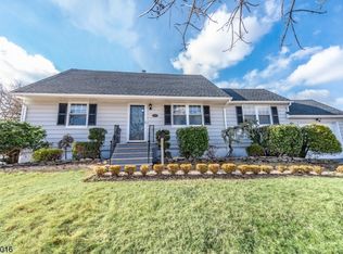 5 Bromley Pl, Bloomfield, NJ 07003