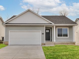 4299 Grover Woods Ln, Des Moines, IA 50317