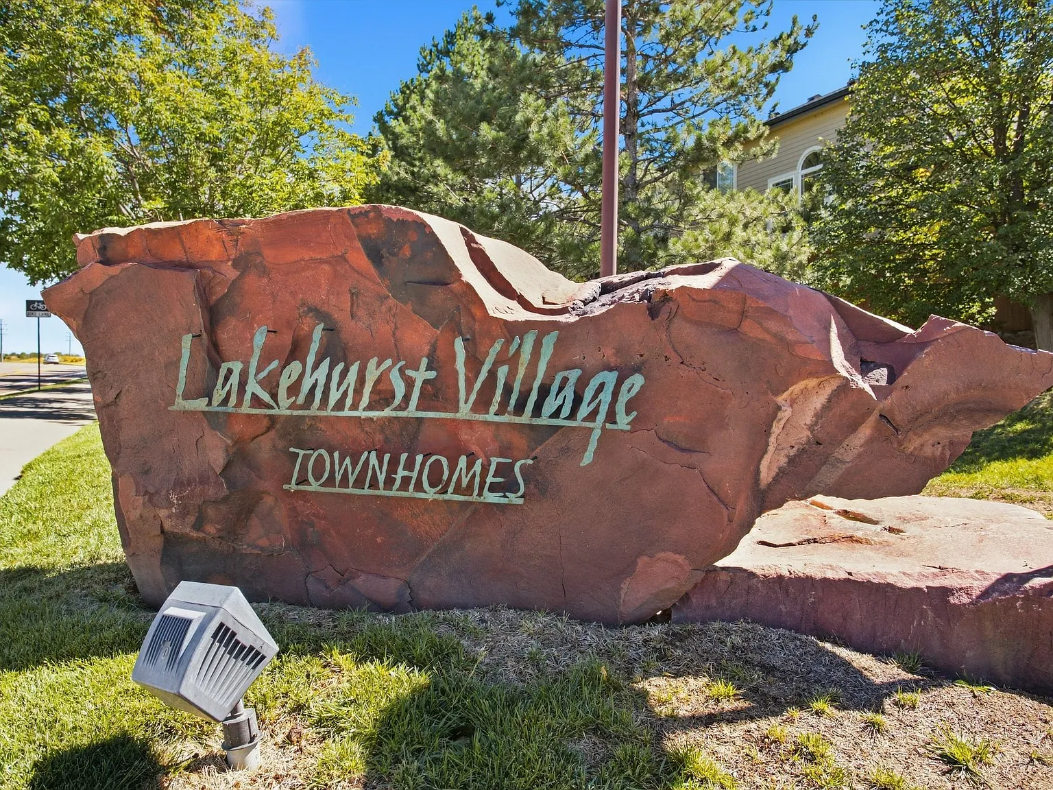 2 bed, 2.5 bath, 2001 sqft, $2,850 — Photo 1