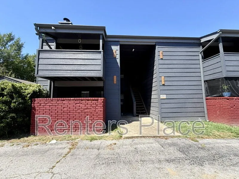 1 bed, 1.0 bath, $900 — Photo 1
