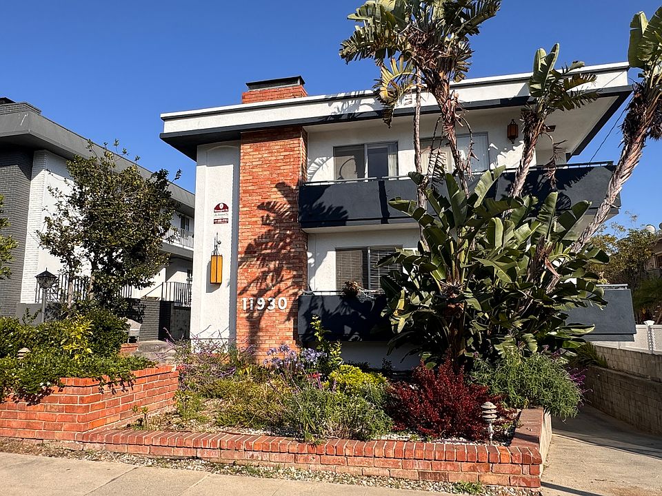 1st image of 11930 Dorothy St APT 7