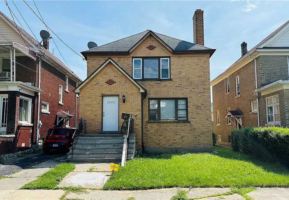 1553 Whitney Ave