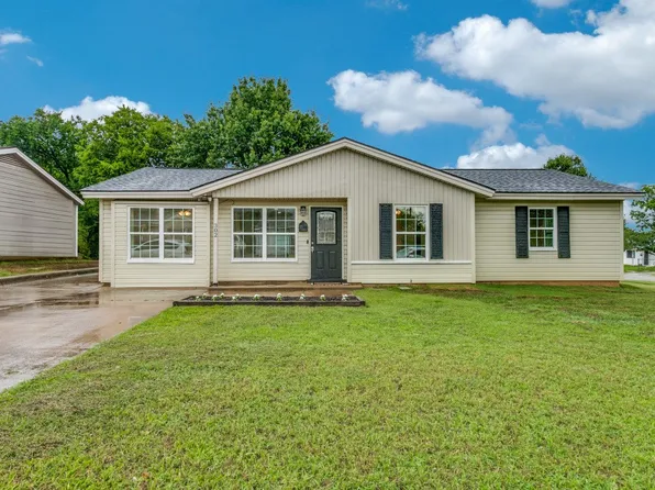 302 Lee Dr, Euless, TX 76039