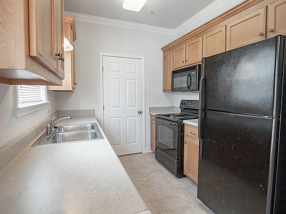 5th image of 3016 Newport Valley Cir #L-1