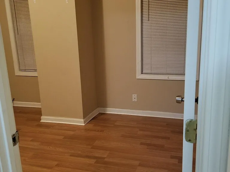 752 King Philip St #3 — Photo 10
