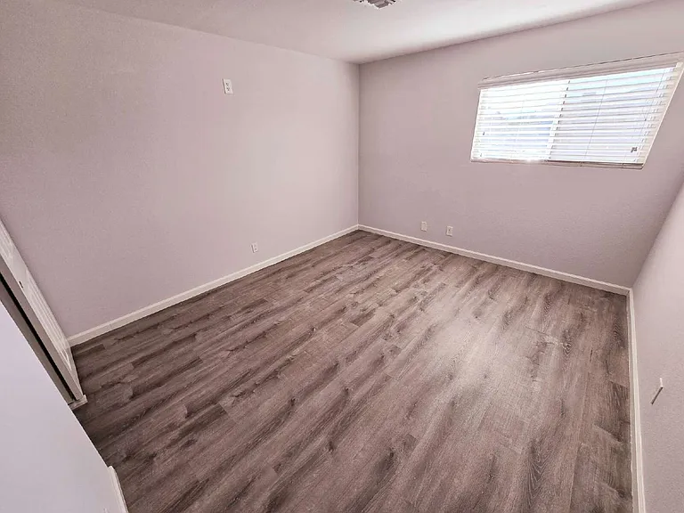 4360 Twin View Cir #3 — Photo 8