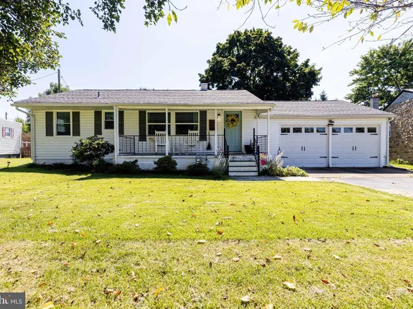 110 Lincoln Dr, Fayetteville, PA 17222