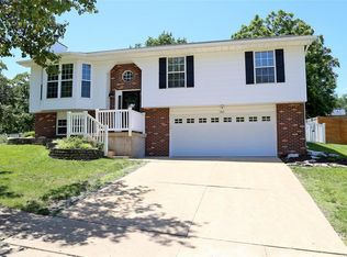 1365 Rockwood Forest Dr, Arnold, MO 63010