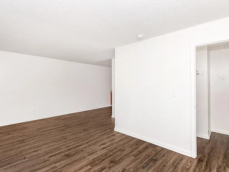 Crystal Pointe — Photo 13