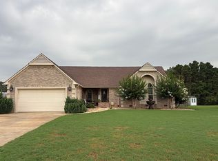 241 Mary Ellen Dr, Muscle Shoals, AL 35661