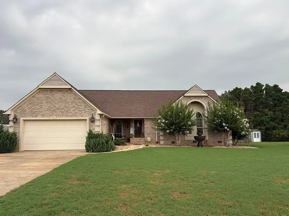 241 Mary Ellen Dr, Muscle Shoals, AL 35661