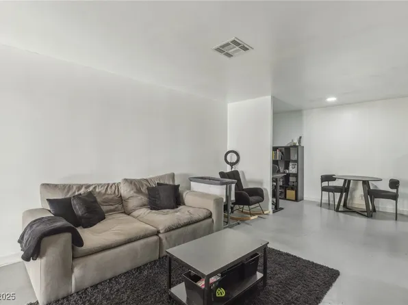 3008 Saint George St APT F, North Las Vegas, NV 89030