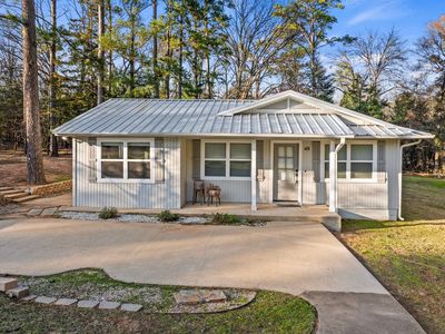 48 N Whispering Pine Trl, Mount Vernon, TX, 75457