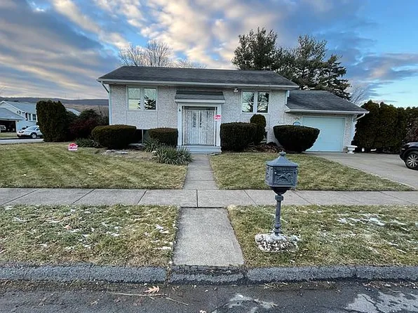 107 Donny Dr, Taylor, PA 18517