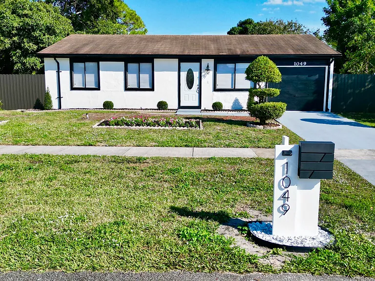 1049 Grandview Cir — Photo 42