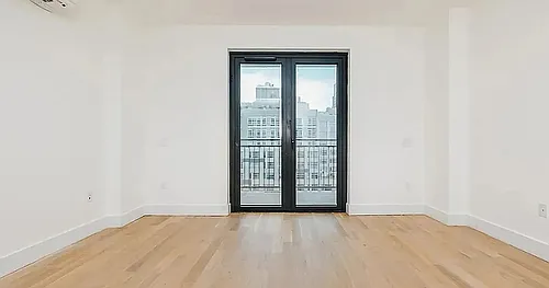 260 Gold St Photo 1