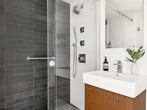 5th image of 410 W 24th St APT 7K