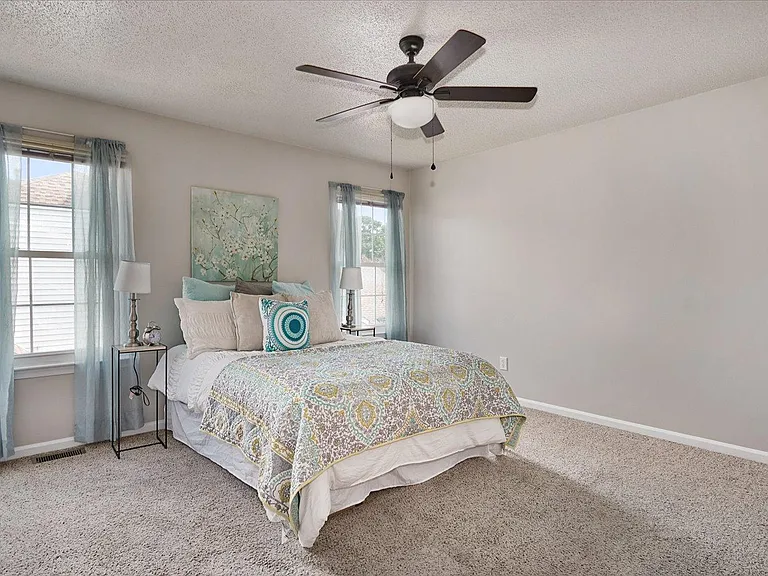 6226 Oakglen Dr — Photo 19