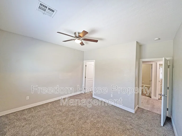 1121 Sixshooter Ave #4 — Photo 22