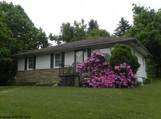 476 Tyrone Avery Rd, Morgantown, WV 26508