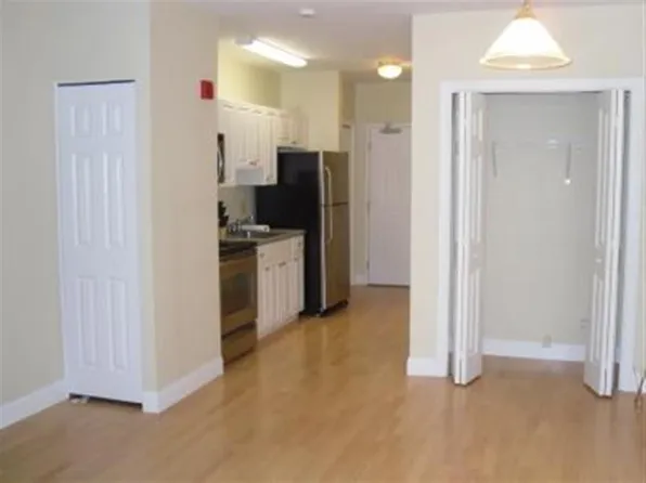 21 Brookline St Unit 107, Cambridge, MA 02139