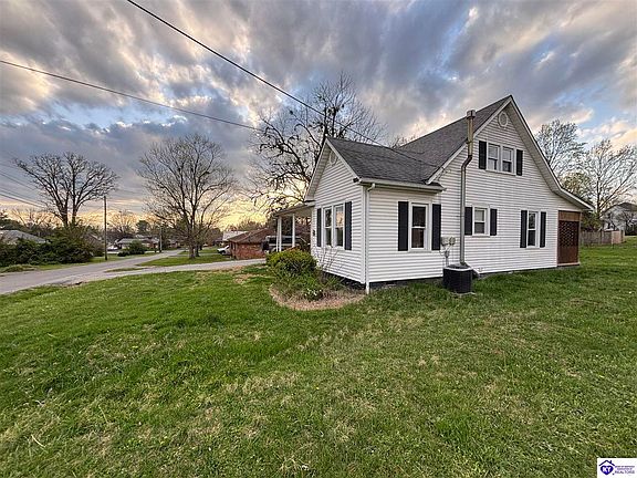 2nd image of 609 Birdwood Dr