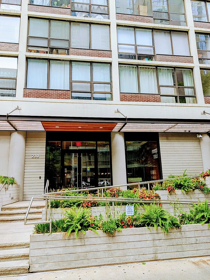 1 bed, $2,600 — Photo 1