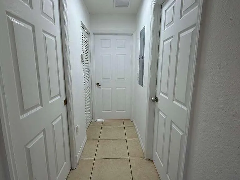 3842 SW 48th Ave — Photo 22