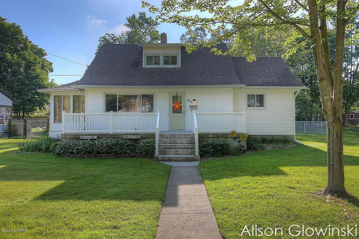 3090 Higgins Ave SW photo 1