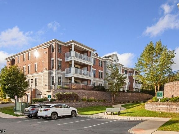 2nd image of 141 Four Seasons Dr #141