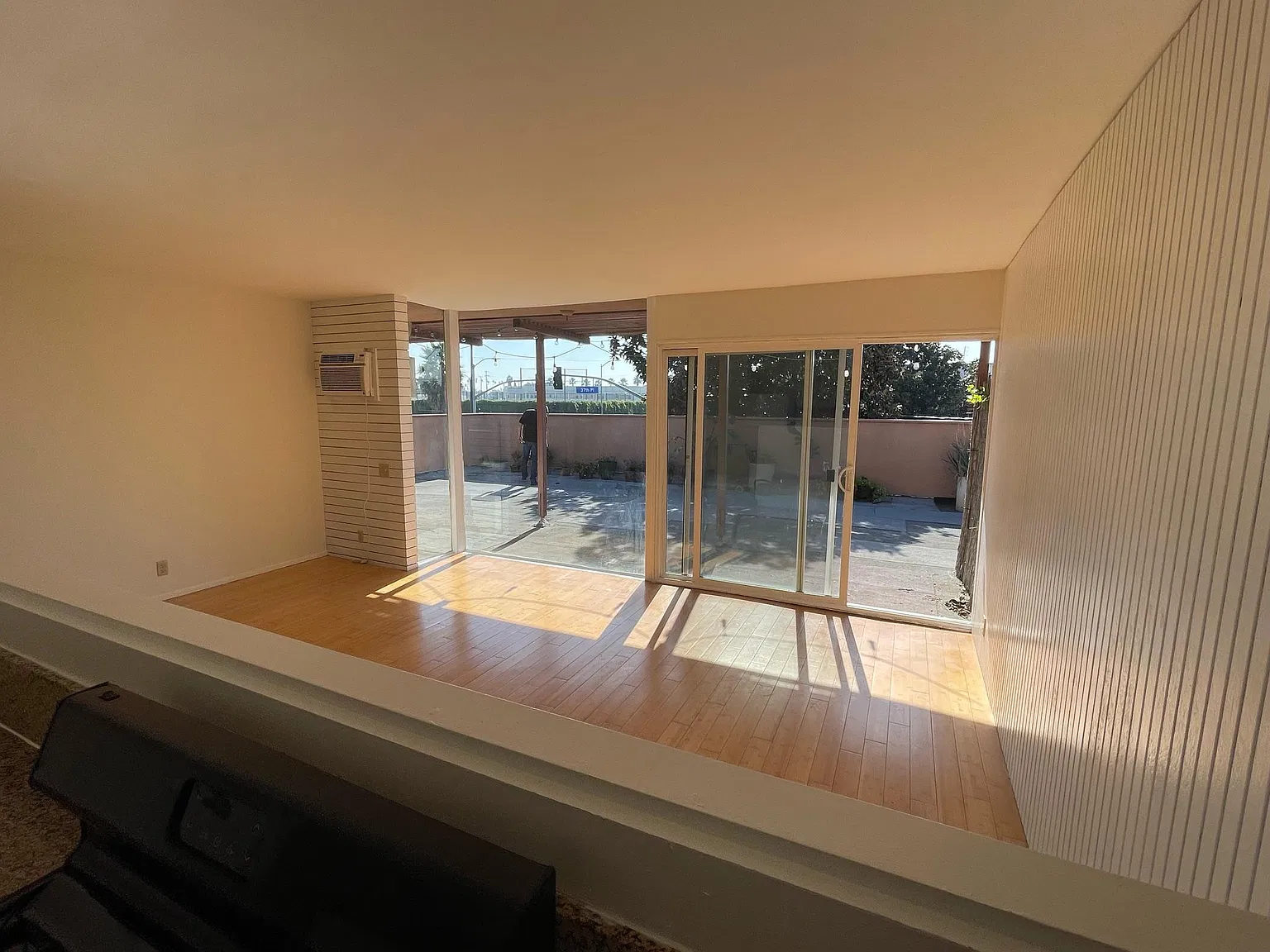 2 bed, 950 sqft, $2,195 — Photo 3