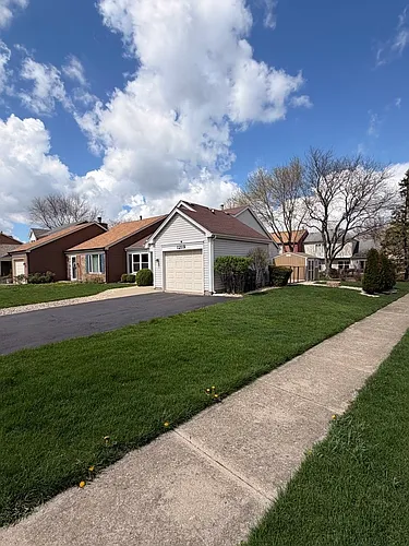 1219 Huntington Dr Photo 1