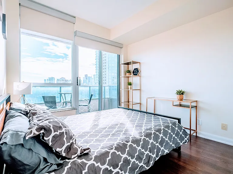 500 Sherbourne St #1808 — Photo 12
