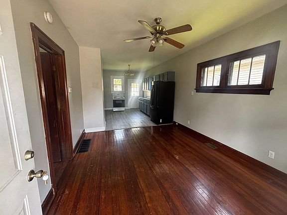 2nd image of 422 Wedeking Ave
