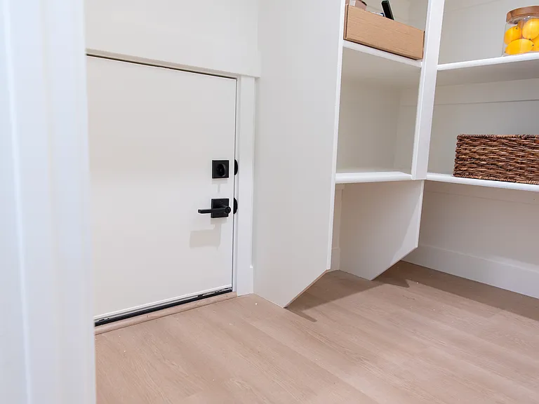 1802 W Drake Ln — Photo 9