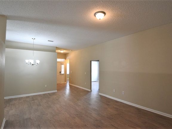5th image of 758 Mackenzie Cir