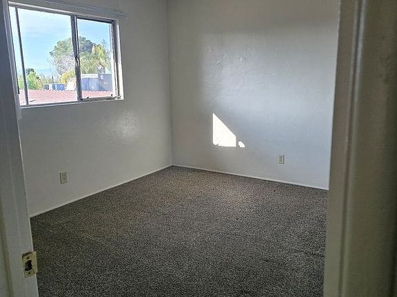 5th image of 938 Princeton Ave #E
