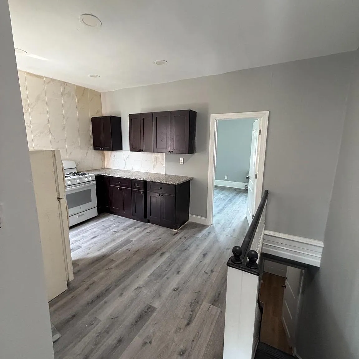 2 bed, 1.0 bath, 1256 sqft, $950 — Photo 2