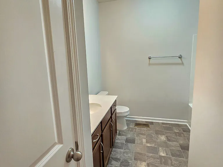 6137 Beale Loop — Photo 35