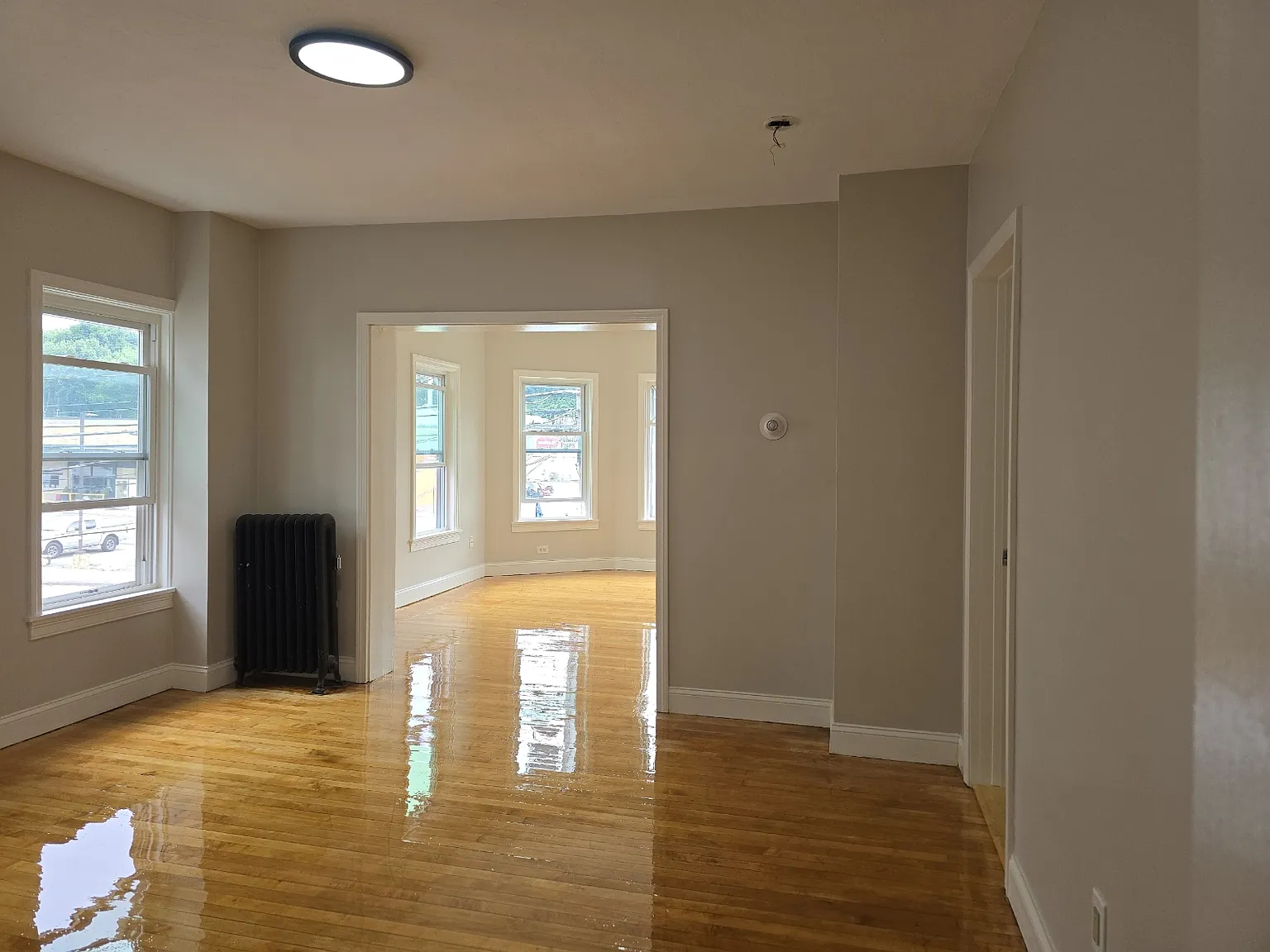 3 bed, $2,000 — Photo 3