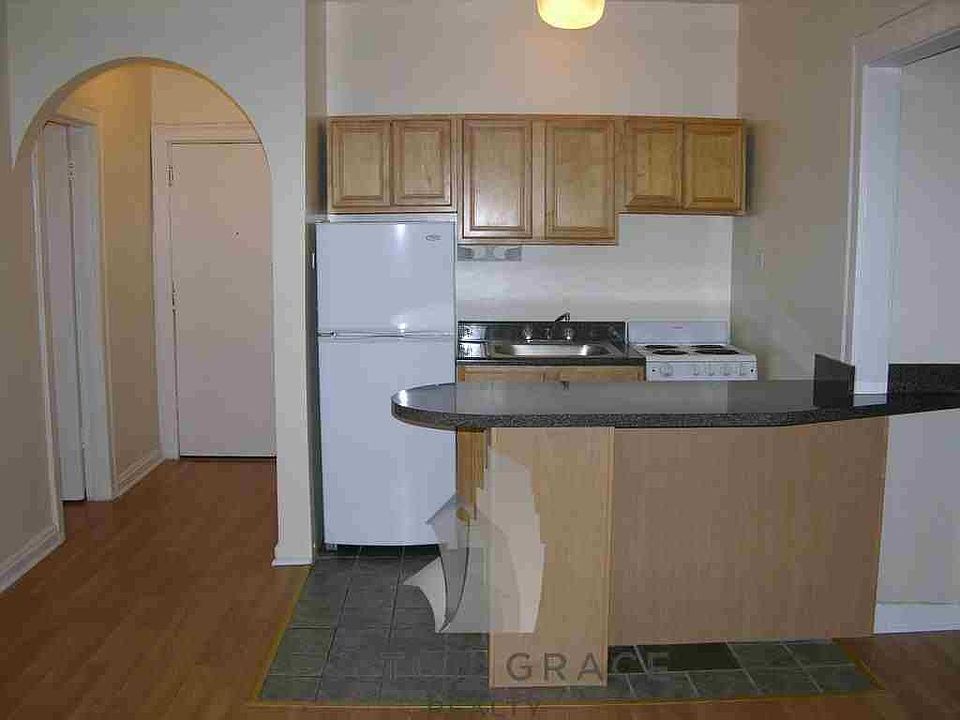 1st image of 4523 N Malden St #207