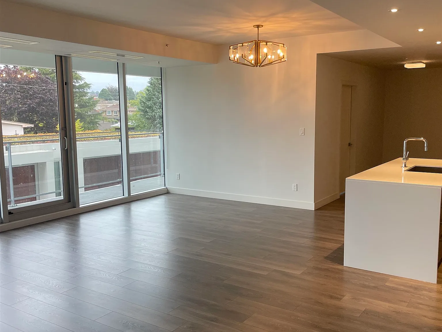 2 bed, 1223 sqft, $3,600 — Photo 4