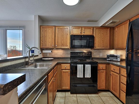 3rd image of 776 East Mountain Road #A4