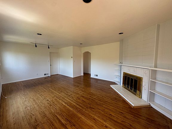 4th image of 2729 Monserat Ave