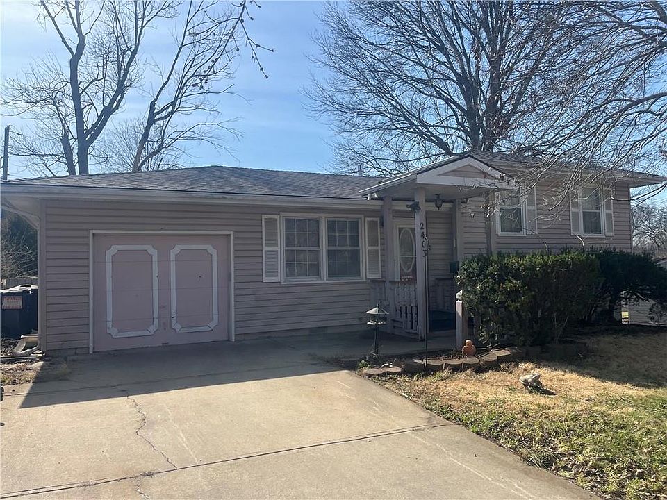 1st image of 2403 NE 61st Ter